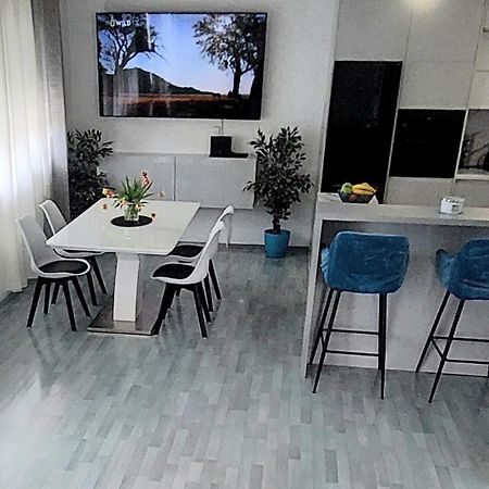Luna Apartments Baška Voda Eksteriør billede