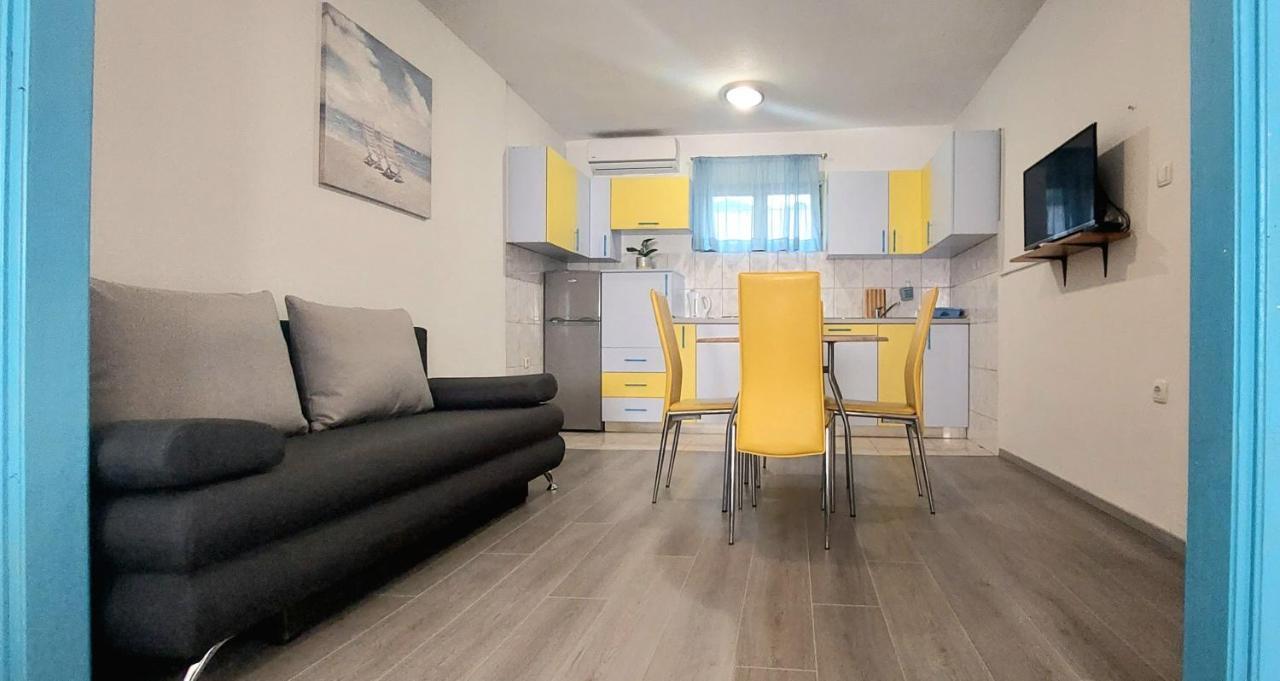 Luna Apartments Baška Voda Eksteriør billede