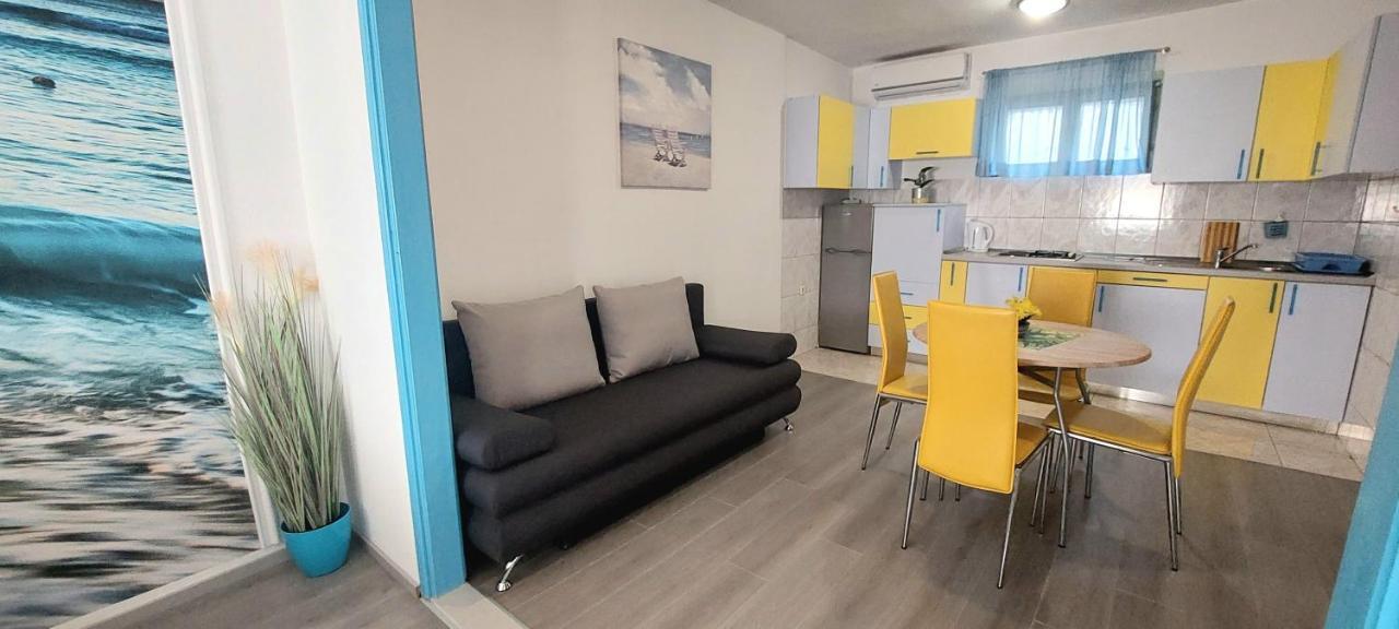 Luna Apartments Baška Voda Eksteriør billede